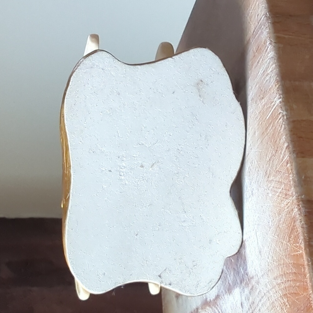Elegant Gold and Cream Glamour Greek Sculpture Style Goddess Resin Napkin Holder - Picture 4 of 5